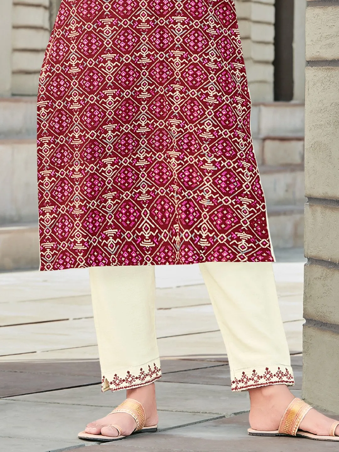 Mandarin Neck Red Printed Slub Rayon Kurti With White Pencil Pants