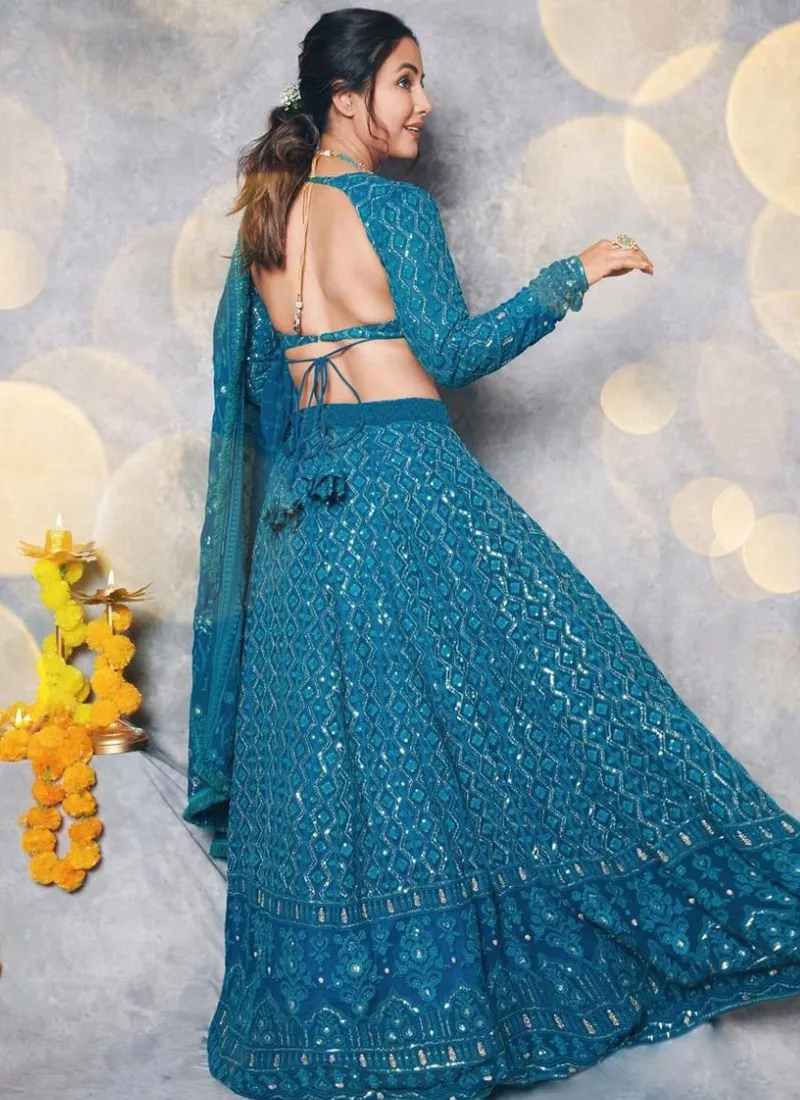 PHENOMENAL-ZARI-EMBROIDERY-LEHENGA-BRIDE