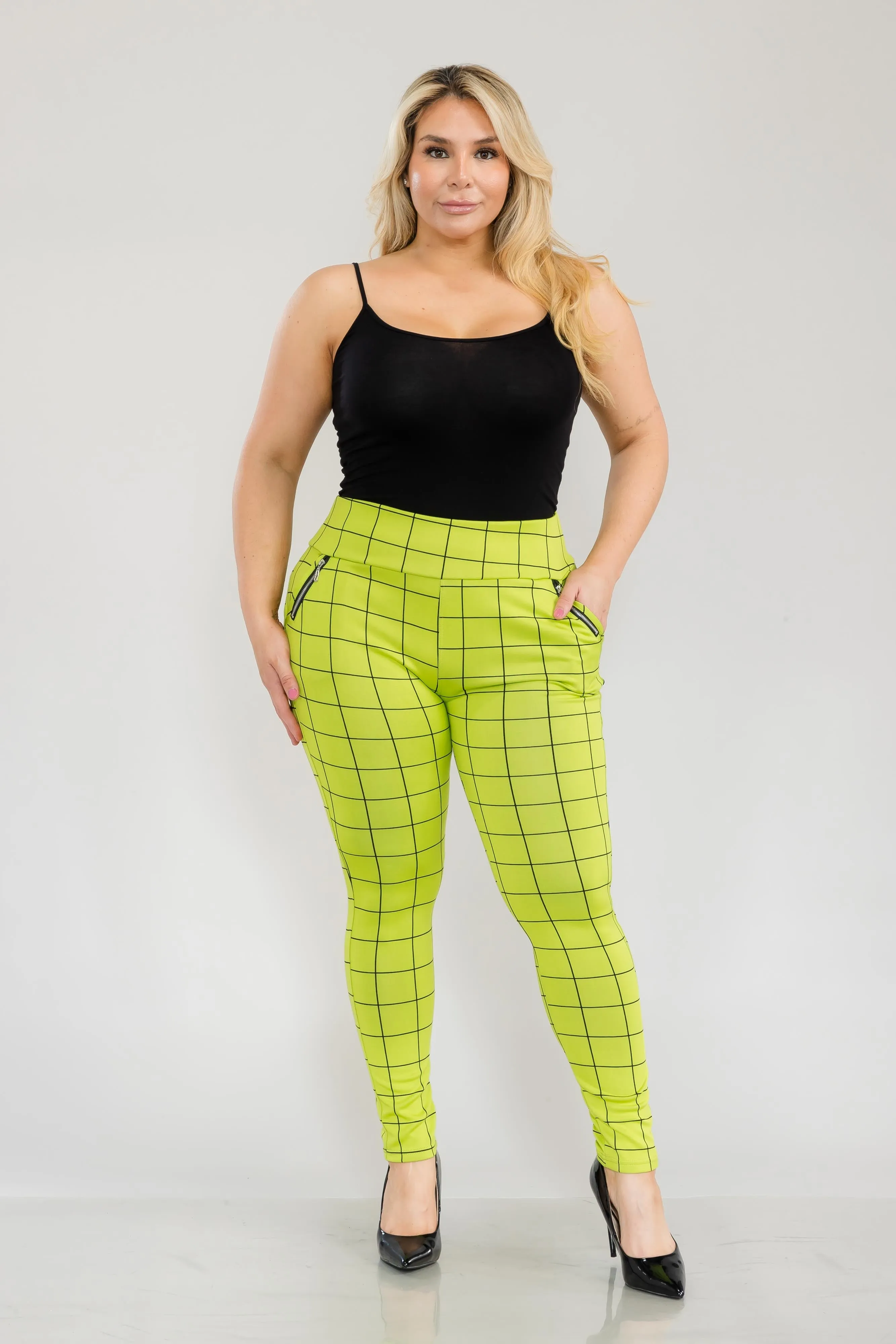 Plus Size Treggings With Zipper Pocket Trim - Black & Green Plaid