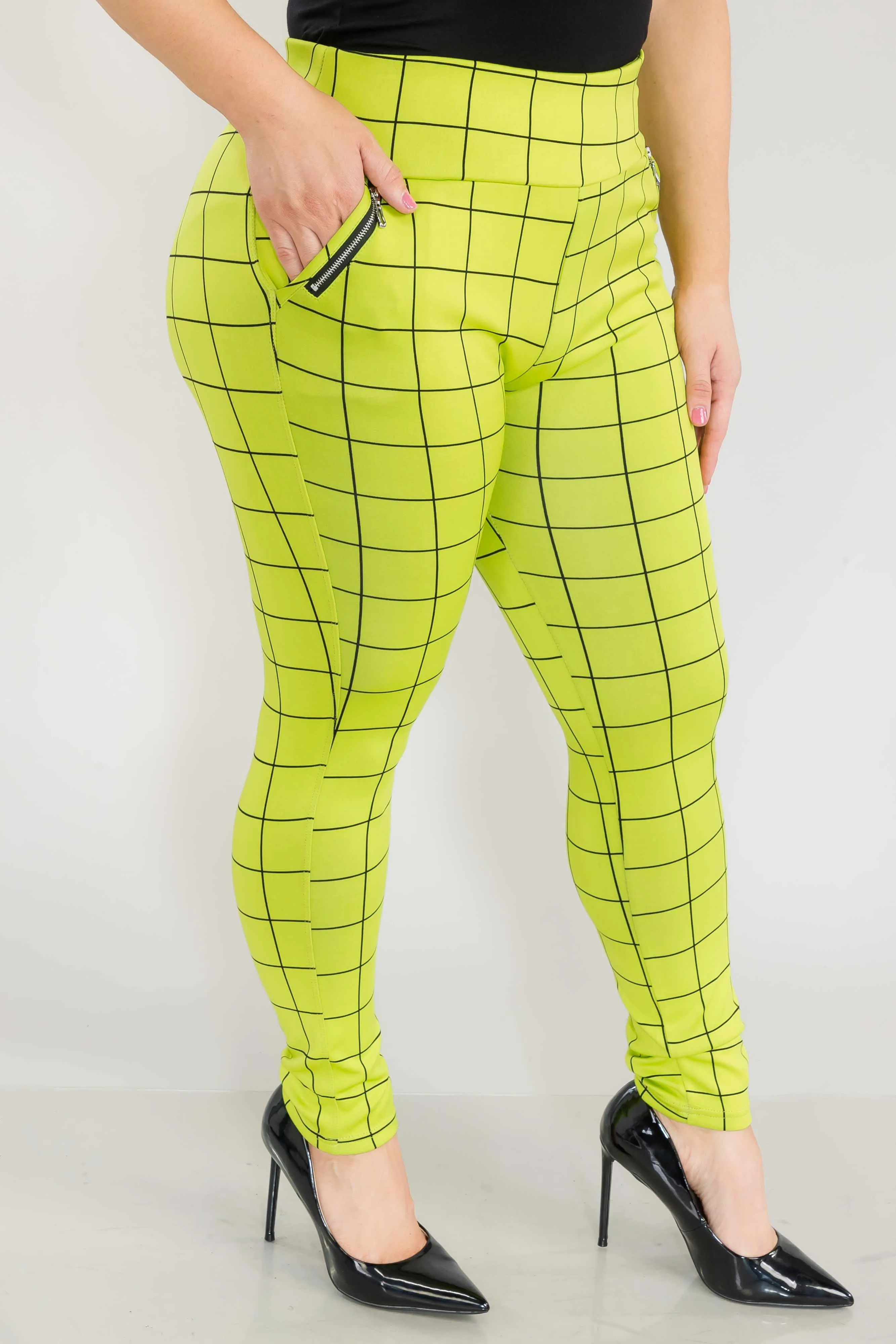 Plus Size Treggings With Zipper Pocket Trim - Black & Green Plaid