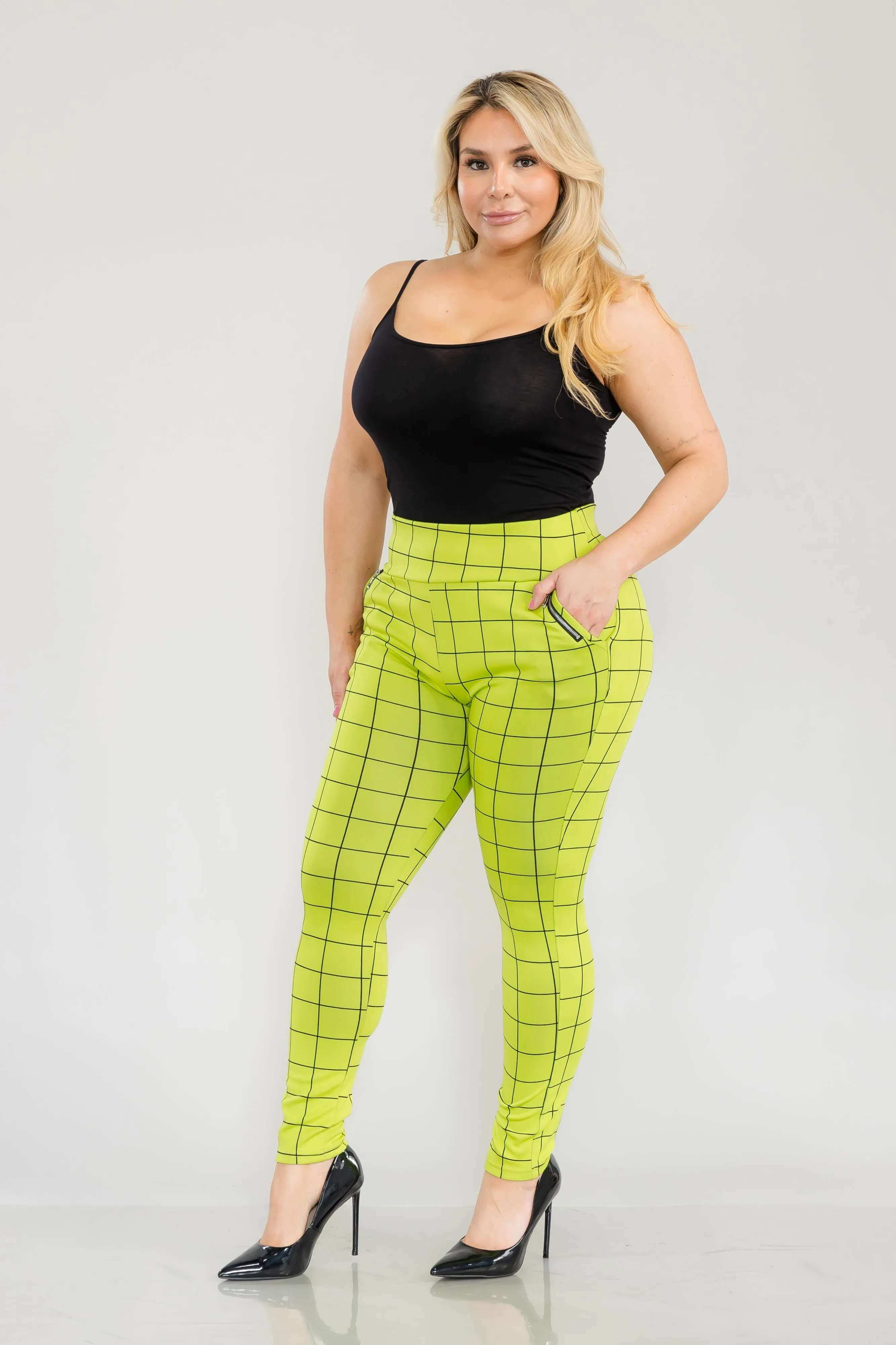 Plus Size Treggings With Zipper Pocket Trim - Black & Green Plaid