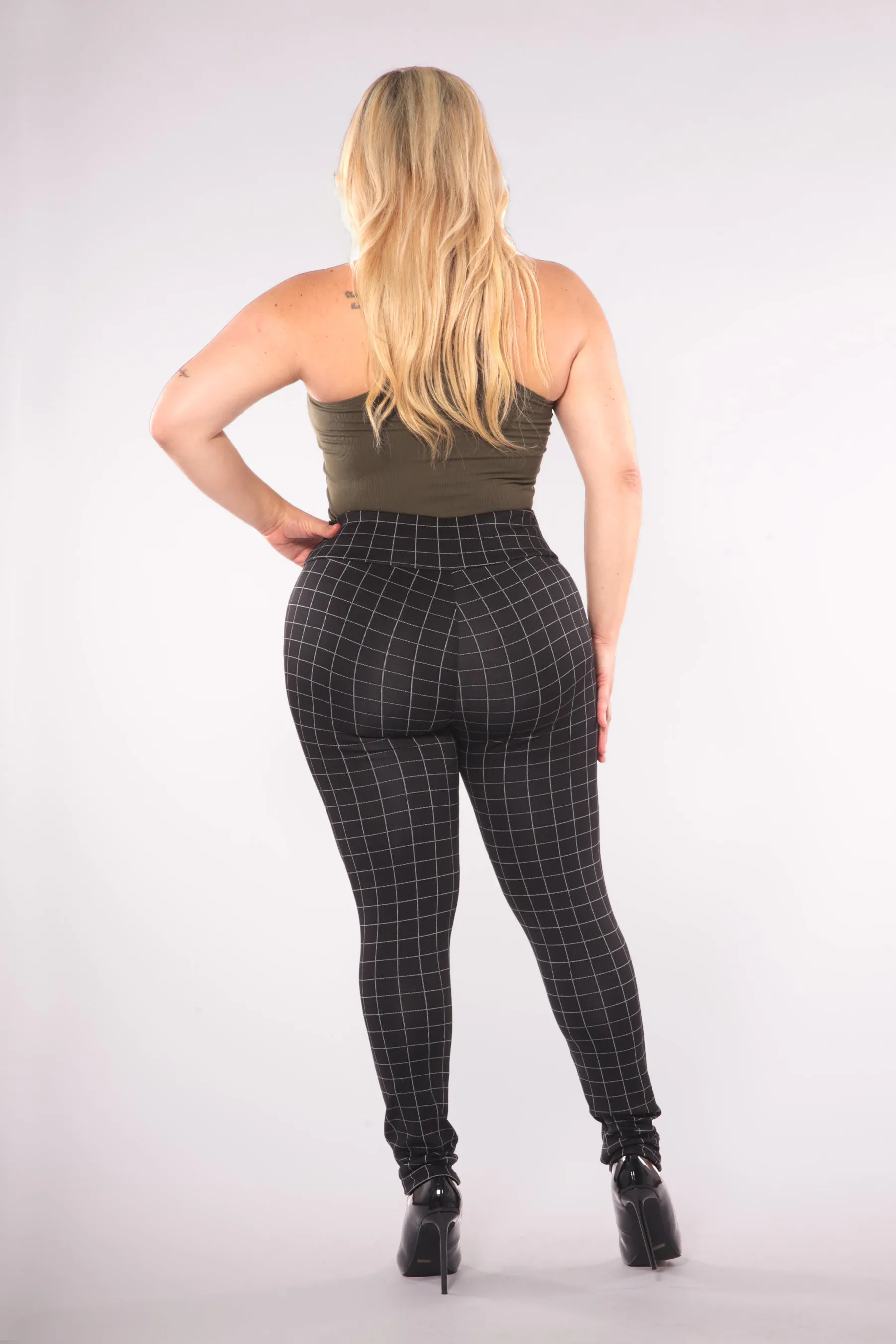 Plus Size Treggings With Zipper Pocket Trim - Black & White Plaid