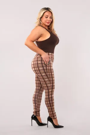 Plus Size Treggings With Zipper Pocket Trim - Tan & Brown Plaid