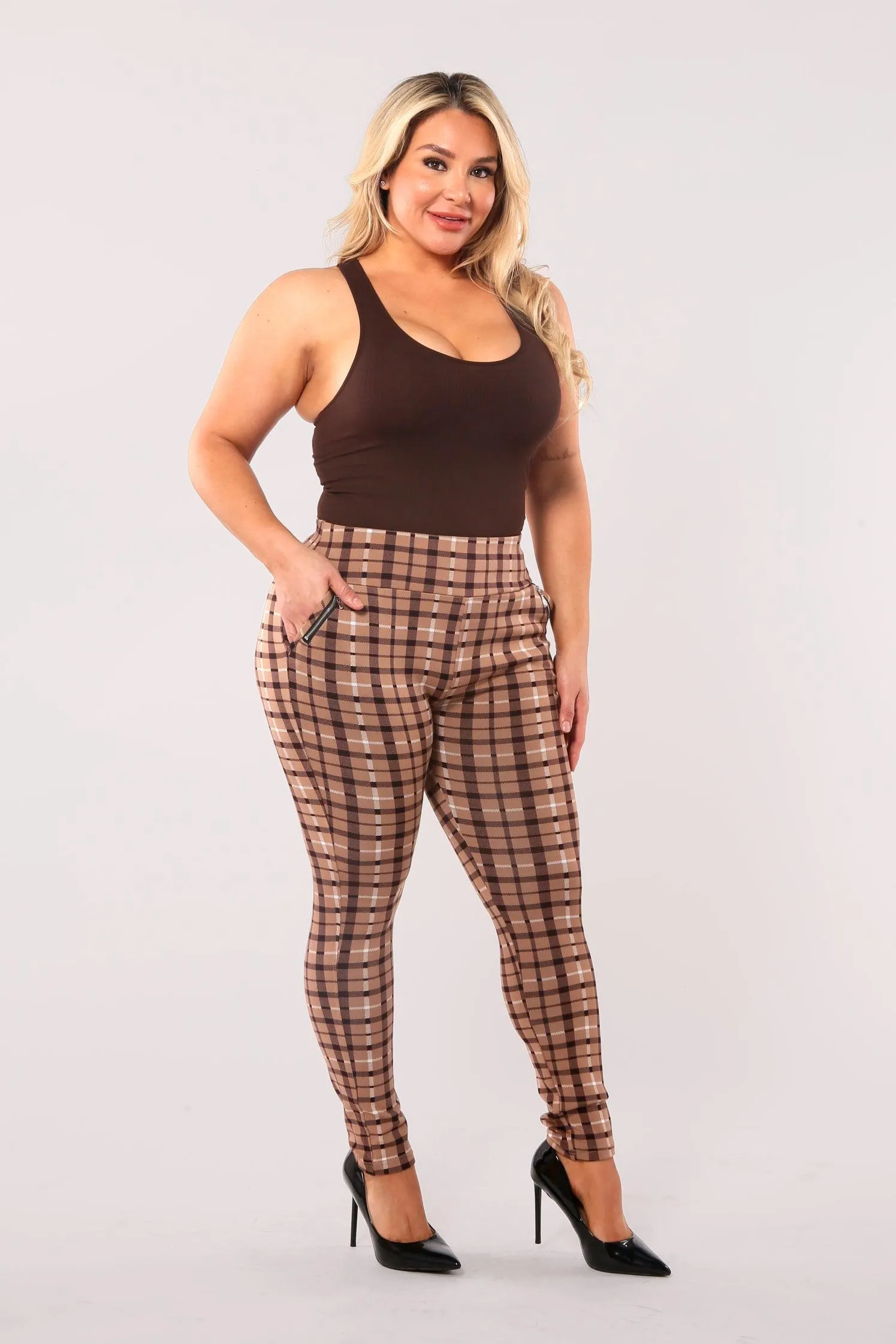 Plus Size Treggings With Zipper Pocket Trim - Tan & Brown Plaid