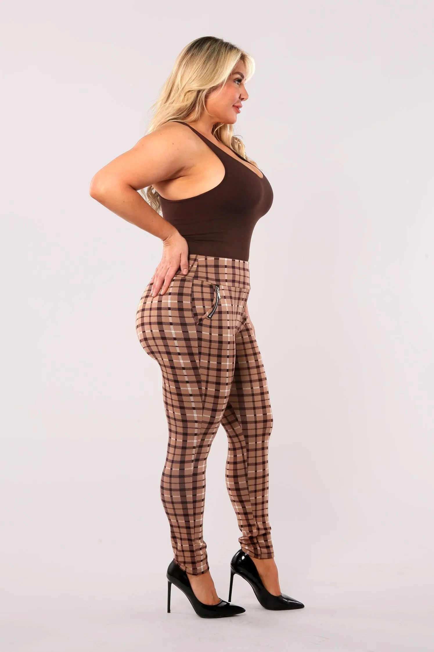 Plus Size Treggings With Zipper Pocket Trim - Tan & Brown Plaid